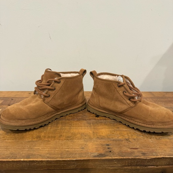 UGG Brown Low Top Boot w/ Laces - Picture 3 of 8